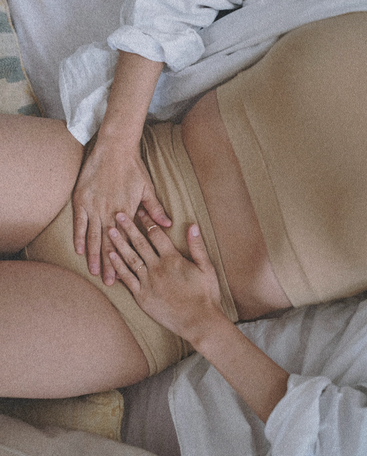 How-Castor-Oil-Can-Help-With-Painful-Periods-Menstrual-Cramps iAMA